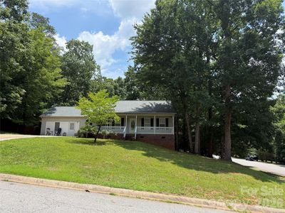 Property at 147 Valley Glen Dr, Troutman, NC