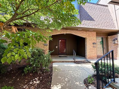 1046 Greenhills Dr
