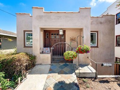 916 Poli St