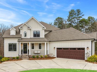 616 Heartland Ave NE