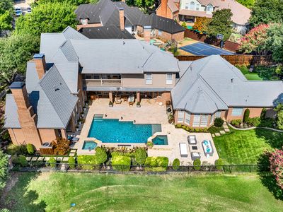 5325 Blake Dr