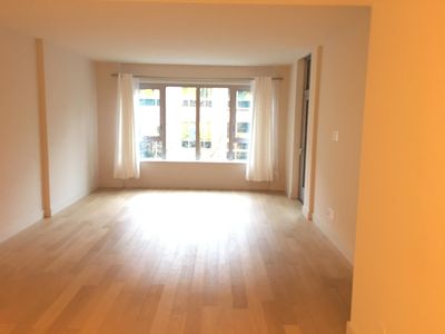 583 Battery St #1908N