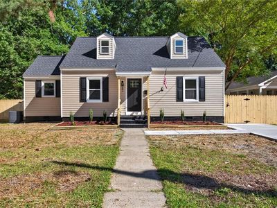 82 Lakeside Dr