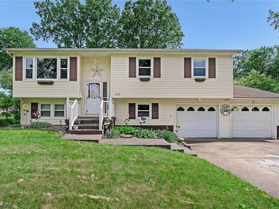 4633 Barrington Dr