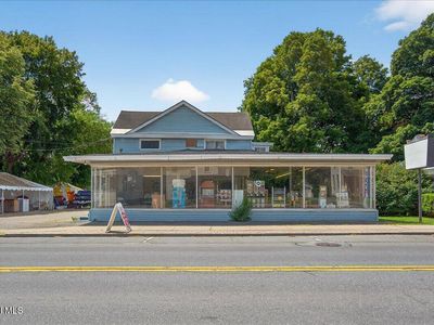 433 Lower Main St