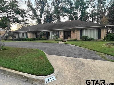 1111 Santa Rosa Dr