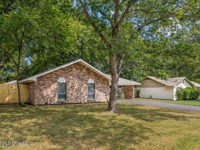 5698 Shannon Dr
