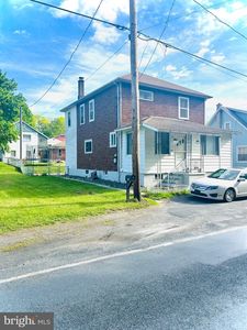 221 Main St