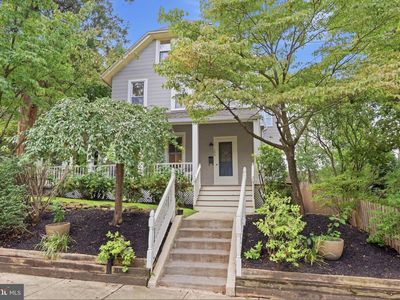 104 Grayling Ave