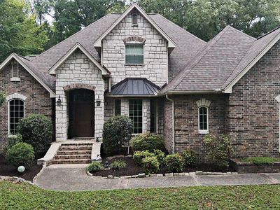 111 Apple Blossom Dr