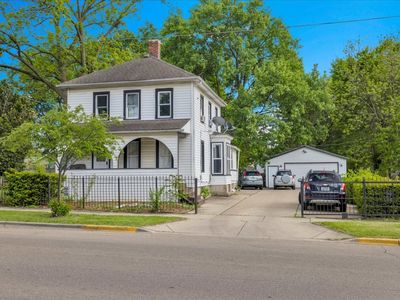 817 Front St