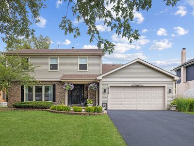 8425 Creekside Ln
