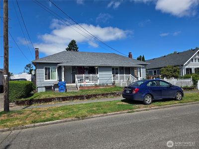 907 S 4th Avenue