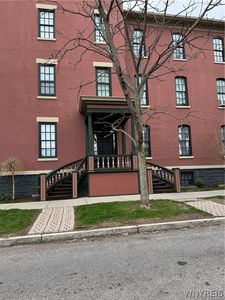 125 Edward St APT 4D