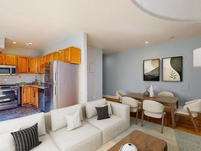 5 Sutton St APT 3A