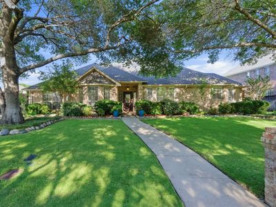 5017 River Bluff Dr
