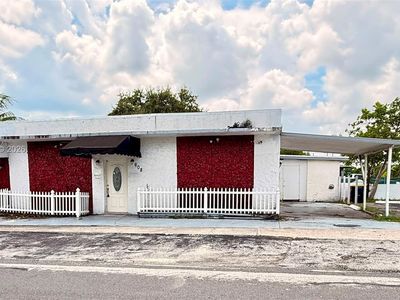 Property at 608 SW 12th Ave, Dania, FL