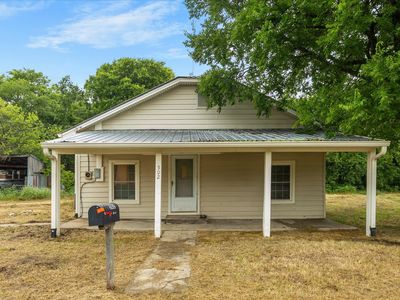 502 S Elm St