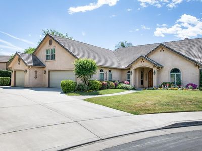 4907 Lakewood Ct