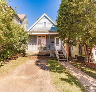 422 N 15th Ave E