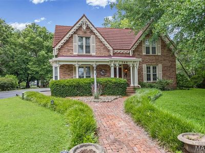 346 College Ave