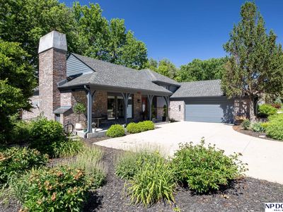 6720 Rexford Dr