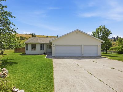 3255 Rodeo Rd