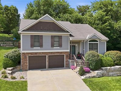 Property at 14070 NW 64th Ter, Parkville, MO