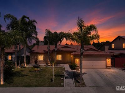 709 Calle Del Sol St