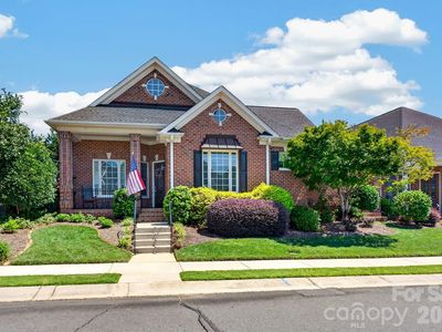 998 Blakeley Walk