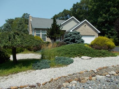 Property at 25 Glen Abbey Rd, Hazle Township, PA
