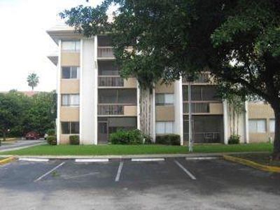 701 N Pine Island Rd #304