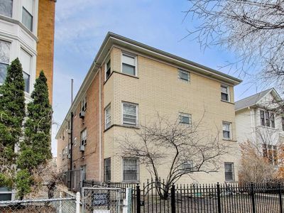 4645 N Hermitage Ave APT 2M