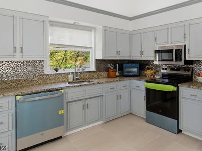 41 Crescent Dr