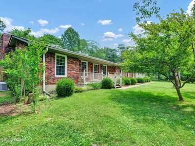 183 Vivian Way