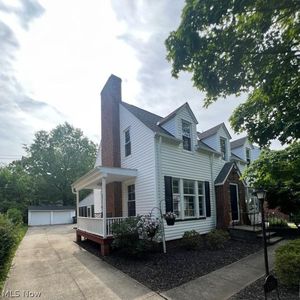 1561 Maywood Rd