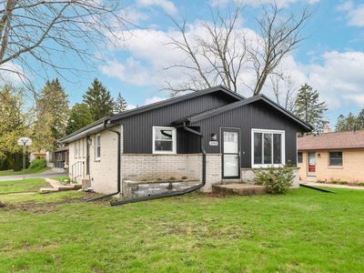 10905 West Potter ROAD