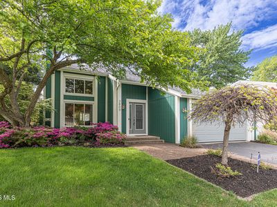 3809 Farmbrook Dr