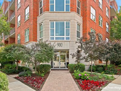 900 Lee St Unit 201