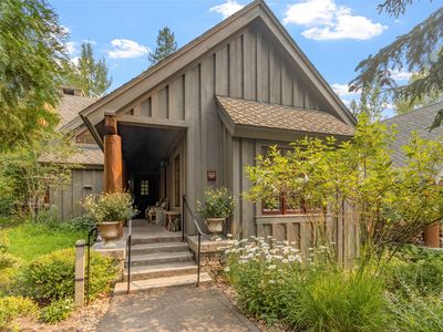 2128 Iron Horse Dr