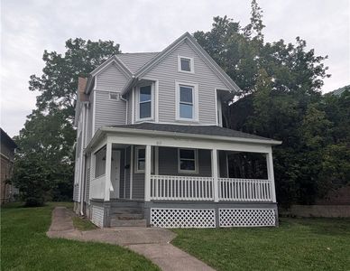 869 Genesee St