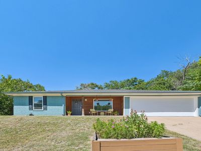1025 Wedgewood Dr