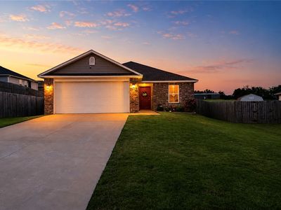 2610 Broken Spoke Ln