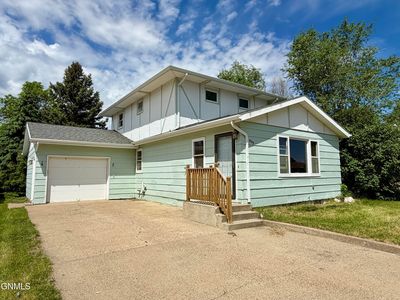 409 6th Ave NE
