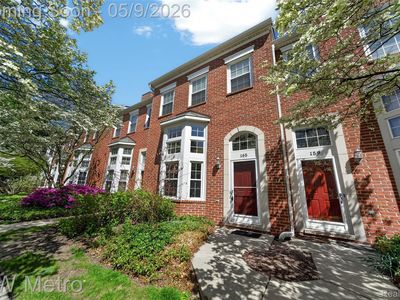 Property at 165 N Georgetown Sq, Royal Oak, MI