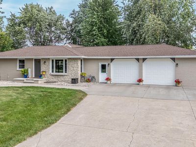 W2221 County Rd S
