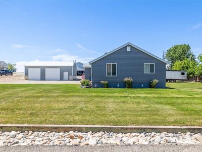 1005 4th St W
