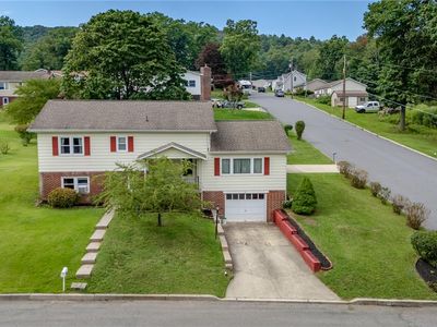 14 Brook Dr