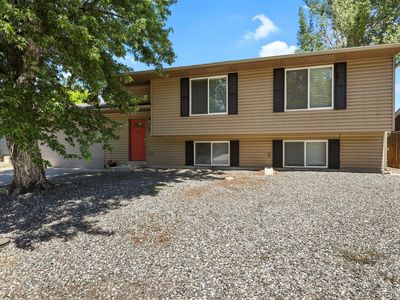 8737 W Floyd Drive