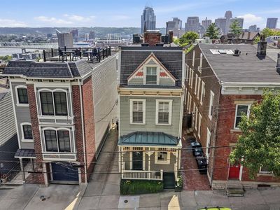 1021 Saint Gregory St